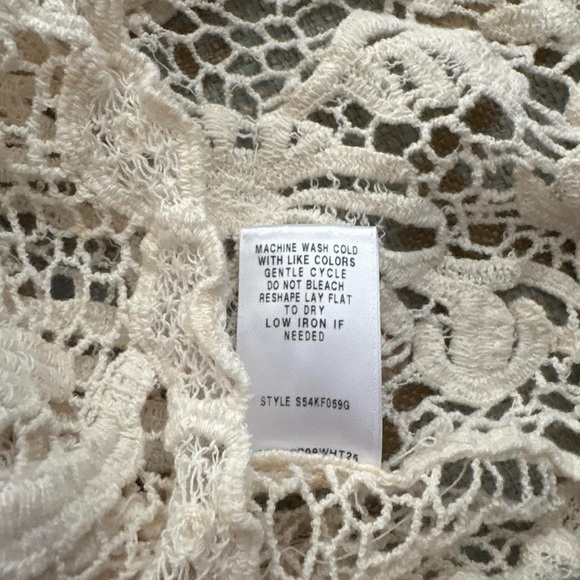 Vintage Lace Cream Crochet Vest - Picture 4 of 4